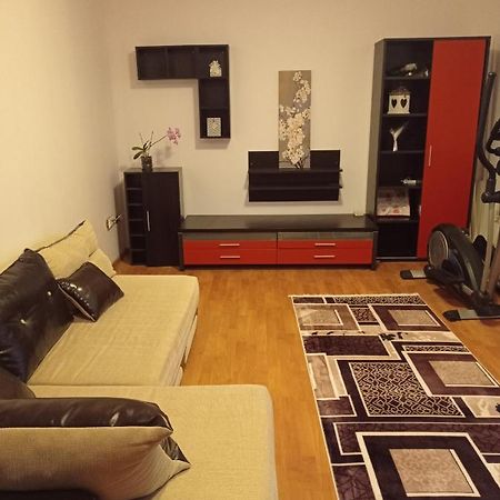 Apartament Bed & Breakfast Floresti  Bagian luar foto